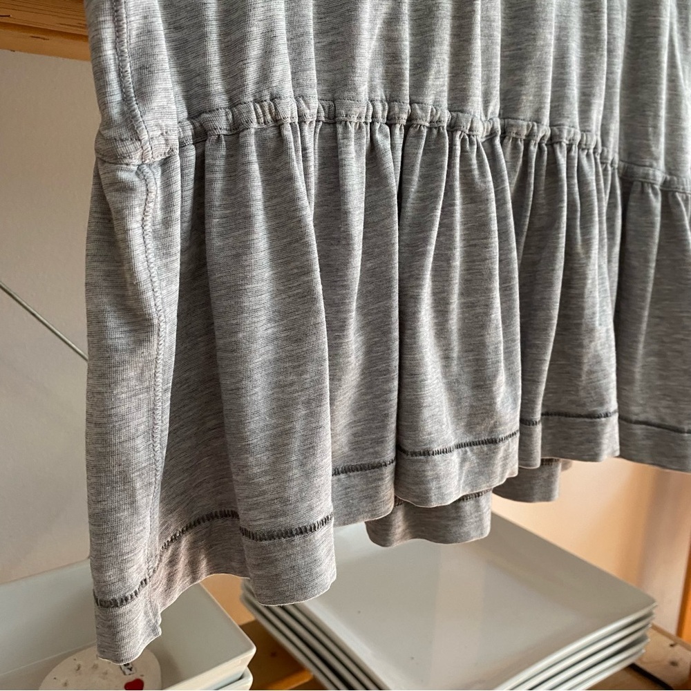 Lululemon Flouncey Tee Mini Stripe Heathered Medium Grey Angel Wing S - Picture 11 of 16